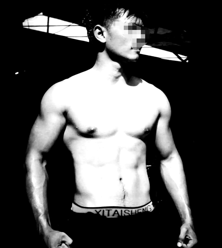 หล่ออ่ะมีน้อย​ แต่อย่างอื่นอ่ะพอมี555 เอาเหงื่อตอนตอนบ่ายๆ​ครับ