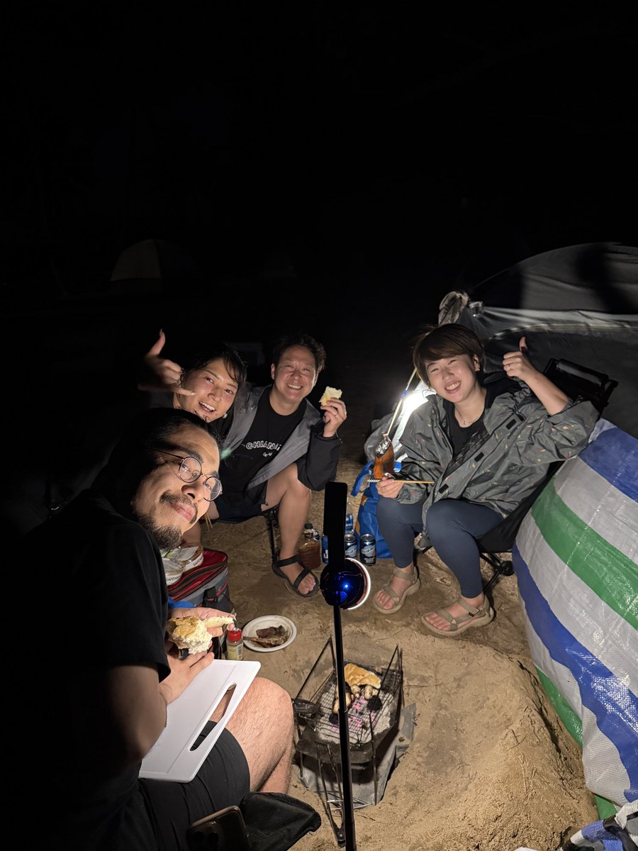 1asato1's tweet photo. カウアイ島で1週間テント生活。

・海外で初テント生活
・海外で初運転
・海外で初トレッキング

旅暮らし4年目で
1番自然に溶けた1週間

建物の中の生活が恋しくも
この暮らしも快適。

朝早くから仕事して
日が暮れる前に火を起こす。

原始時代の人間は
こうして生きてたんだろうな！

何事も経験。 https://t.co/kUNWidY4PZ