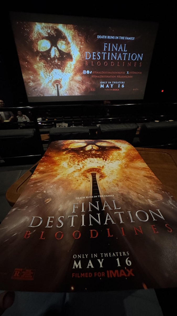 Fuimos a la premiere de <a href="/FDMovie/">Final Destination Bloodlines</a> 🔥Final Destination: Bloodlines en San Antonio y ¡grité durante toda la película!
Estreno 16 de mayo Gracias <a href="/warnerbros/">Warner Bros.</a> <a href="/hm_comms/">H+M Communications</a> 
¿Te animas a verla?
#FinalDestinationBloodlines 
 #FinalDestination #Bloodlines