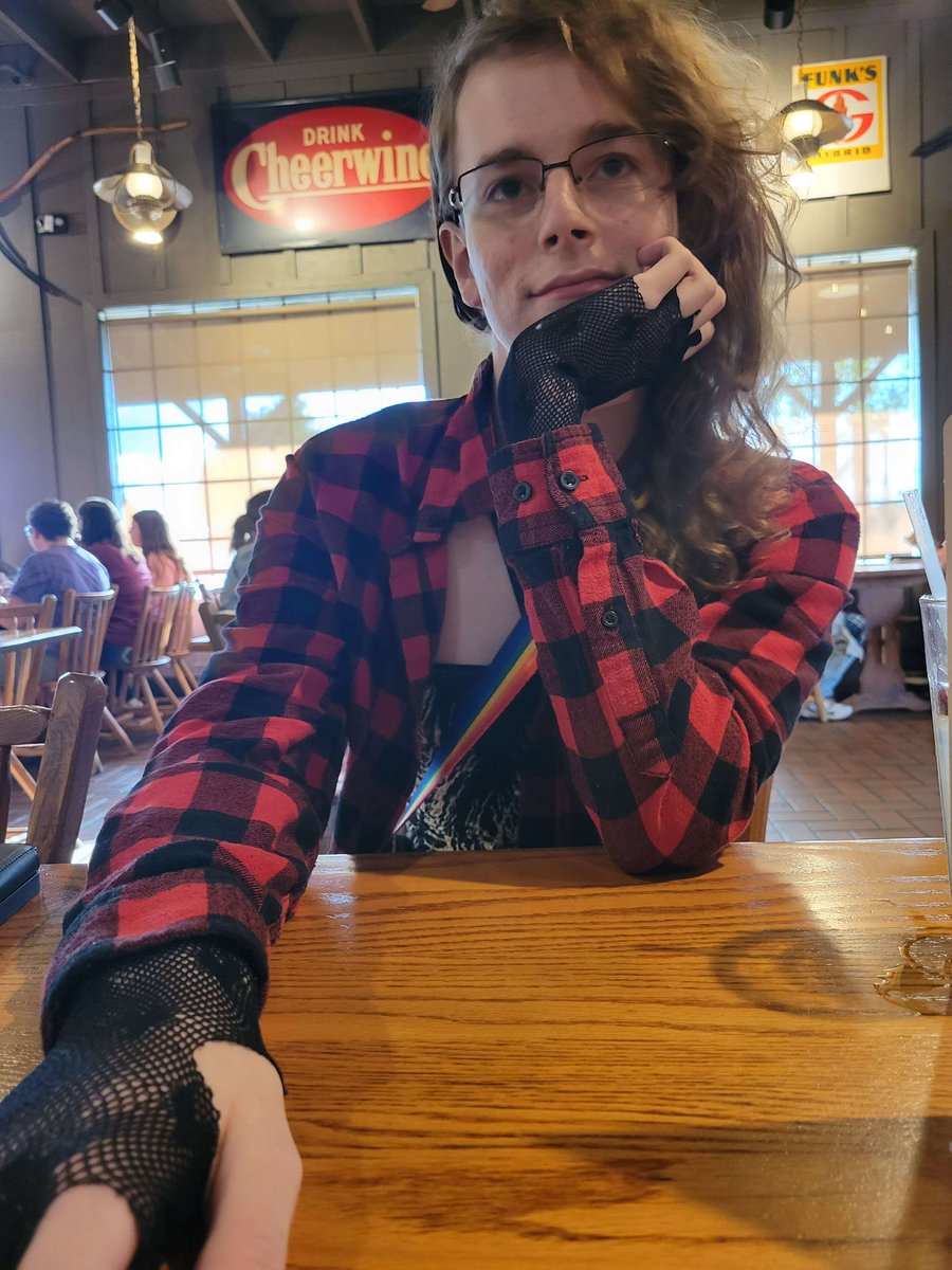 Strick💜🏳️‍⚧️ tweet media