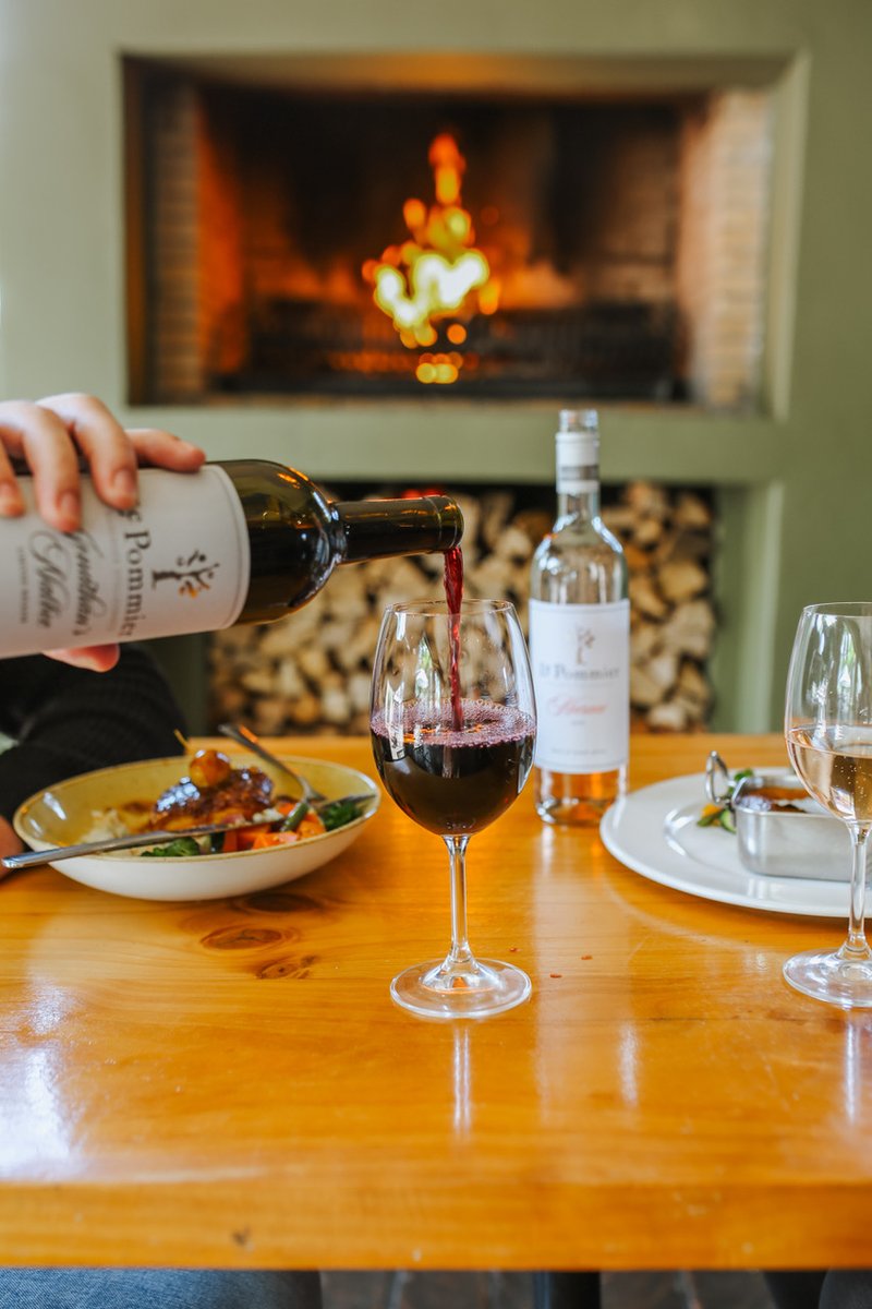 Time with your loved one in front of one of our fireplaces is the perfect setting for a date night. Book your table today  dineplan.com/restaurants/le…