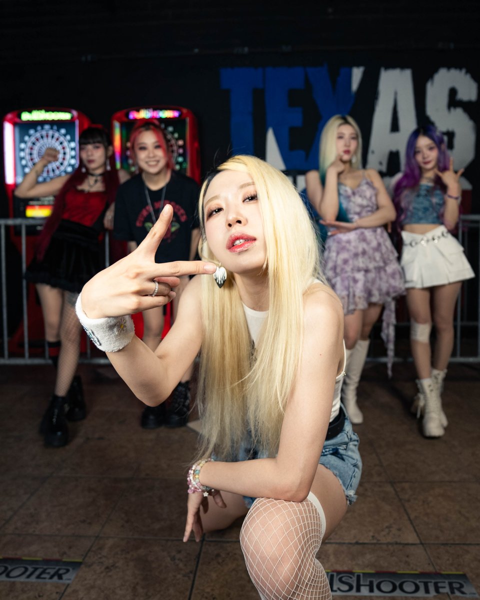 Rolling_Quartz's tweet photo. See you again El Paso Diadem
See you soon Albuquerque Diadem 
:)

Rolling Quartz USA & Canada Tour 2025
Ticket https://t.co/G7vVKRquaD
💎❤️🇨🇦🇺🇲👑

30 Mar Toronto, ON / Lee's Palace
01 Apr Montreal, QC / Piranha Bar
02 Apr Quebec City, QC / La Source de la Martinière
04 Apr Boston, MA / Sonia
05 Apr New York City, NY / Queens Theatre in the Park
06 Apr Philadelphia, PA / PhilaMOCA
08 Apr Washington, D.C. / KarmaDC LiveMusicVenue
10 Apr Orlando, FL / The Abbey
13 Apr New Orleans, LA / The Howlin' Wolf
15 Apr Birmingham, AL / Woodlawn Theatre
16 Apr Atlanta, GA / MadLife Stage & Studios
18 Apr Charlotte, NC / Heist Brewery and Barrel Arts
19 Apr Knoxville, TN / Open Chord Music
23 Apr Louisville, KY / Portal Louisville
24 Apr Columbus, OH / The King of Clubs
26 Apr Indianapolis, IN / Black Circle Brewing Co
27 Apr Detroit, MI / Garden Theater at Midtown
29 Apr Chicago, IL / Joe's Live Rosemont
30 Apr Milwaukee, WI / Miramar Theatre 
02 May Minneapolis, MN / Green Room MPLS
04 May Des Moines, IA / xBk Live
05 May Kansas City, MO / Record Bar
07 May Oklahoma City, OK / 89th Street - OKC
08 May Dallas, TX / Poor David's Pub
10 May Austin, TX / Come and Take It Live
11 May San Antonio, TX / The Rock Box
13 May El Paso, TX / RockHouse Bar & Grill
14 May Albuquerque, NM / The Jam Spot
16 May Phoenix, AZ / Nile Theater
17 May Los Angeles, CA / Catch One
19 May San Francisco, CA / GreatAmericanMusic Hall
21 May Portland, OR / Star Theater
22 May Seattle, WA / El Corazon
23 May Vancouver, BC / Rio Theatre

#Krock #GirlBand