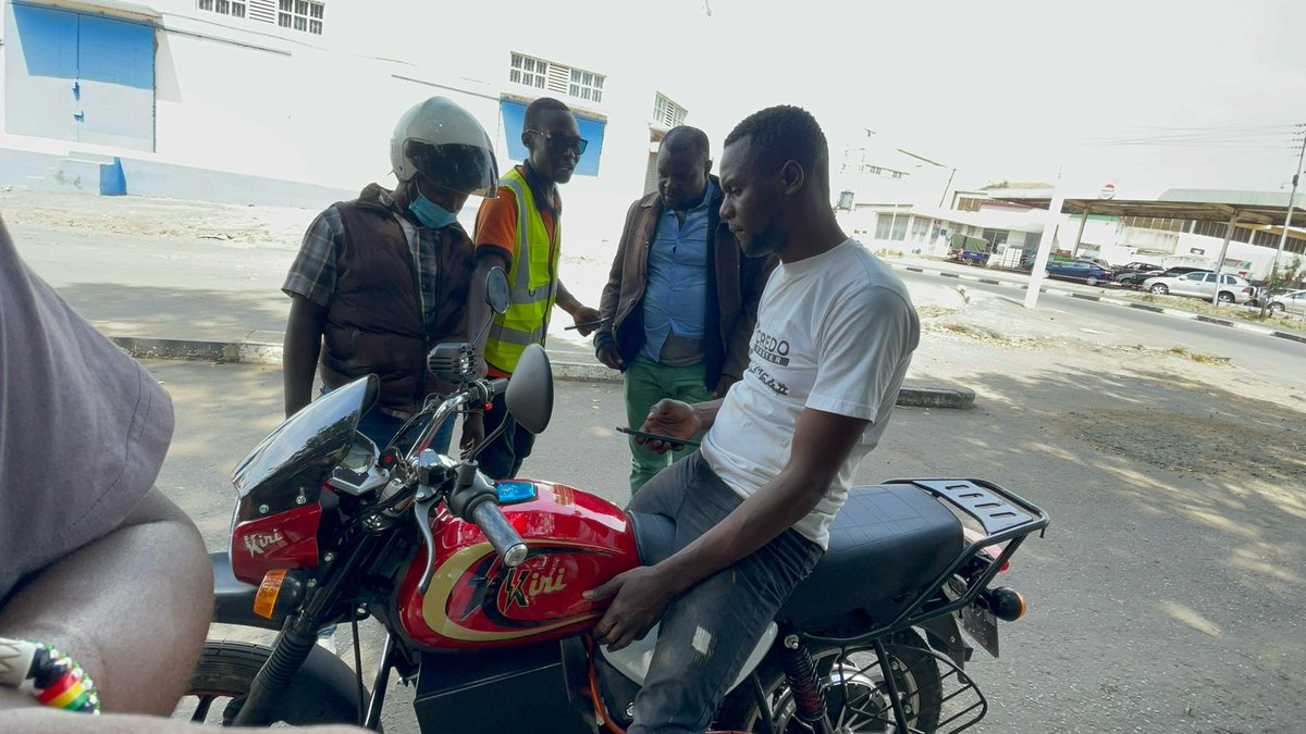 🚨 Curious minds on the move!

In the streets of Kisumu, bodaboda riders are gathering around to get a closer look at the future — the Kiri EV electric motorcycle ⚡🏍️. The questions are flowing: How far can it go? How long does it take to charge? How much can I save? 1/2