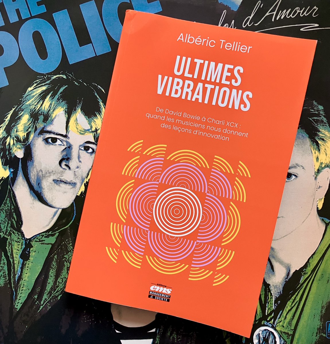 Master Management IAE Paris-Est / AMGN (@master_iae_eogn) on Twitter photo 🧑🎤 Un grand merci à <a href="/AL7115/">Albéric Tellier</a> pour son nouveau livre.
Le meilleur spécialiste de l'innovation, auteur en série d'ouvrages sur le #rock et la #pop, ajoute un nouvel opus <a href="/editionsEMS/">Éditions EMS</a>, à dévorer.
À peine reçu, déjà lu… et cité dans un travail en cours pour le <a href="/le_CNM/">Centre national de la musique</a> ! 😉 🧑🎤 Un grand merci à <a href="/AL7115/">Albéric Tellier</a> pour son nouveau livre.
Le meilleur spécialiste de l'innovation, auteur en série d'ouvrages sur le #rock et la #pop, ajoute un nouvel opus <a href="/editionsEMS/">Éditions EMS</a>, à dévorer.
À peine reçu, déjà lu… et cité dans un travail en cours pour le <a href="/le_CNM/">Centre national de la musique</a> ! 😉
