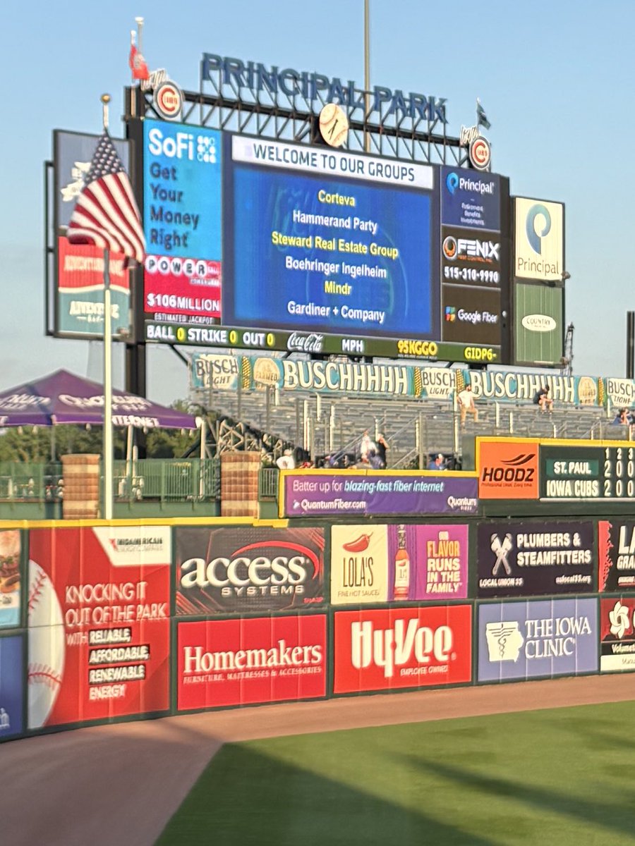 Beautiful night for <a href="/IowaCubs/">Iowa Cubs</a> ⚾️ baseball 🤩