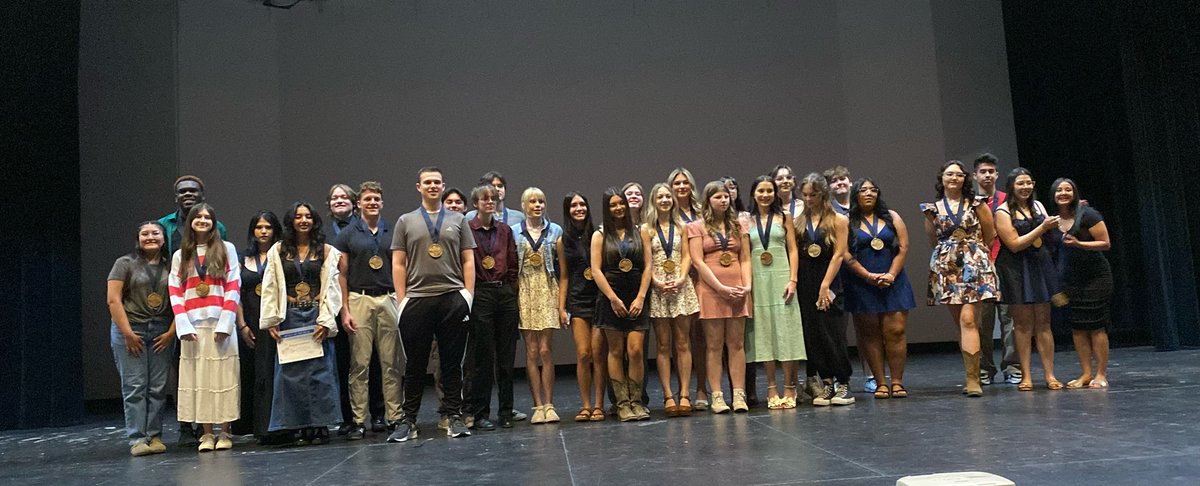 PrincipalLCHS's tweet photo. Tonight we had the opportunity to celebrate some of the strongest and most resilient seniors at the annual Spirit of the Bear ceremony. These Bears have overcome so many challenges and yet have found ways to persevere. We are proud of all they have accomplished. https://t.co/cF3ybYItJq