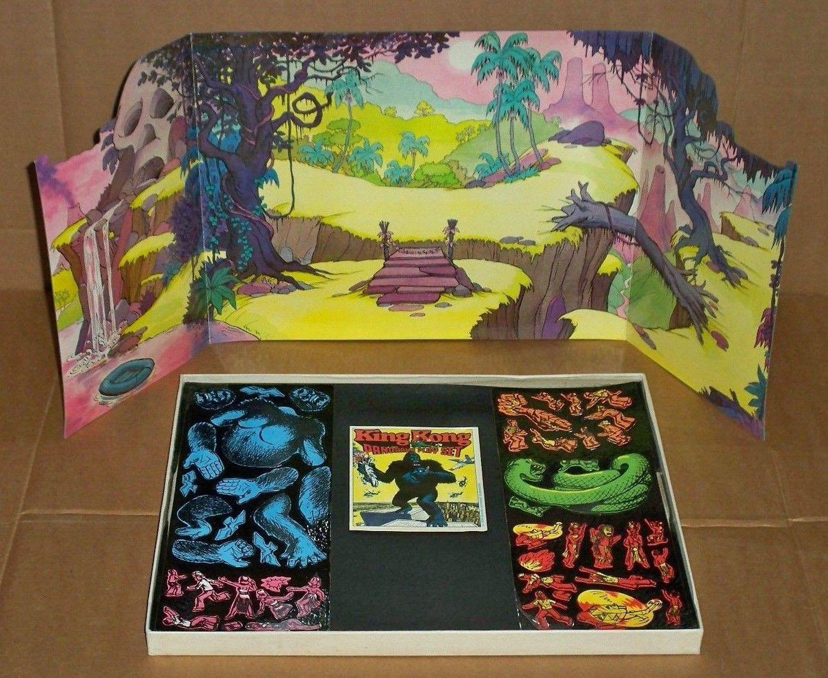 hauntorama's tweet image. Colorforms King Kong Panorama Play Set (1976). 
#KingKong #Colorforms #HorrorCommunity