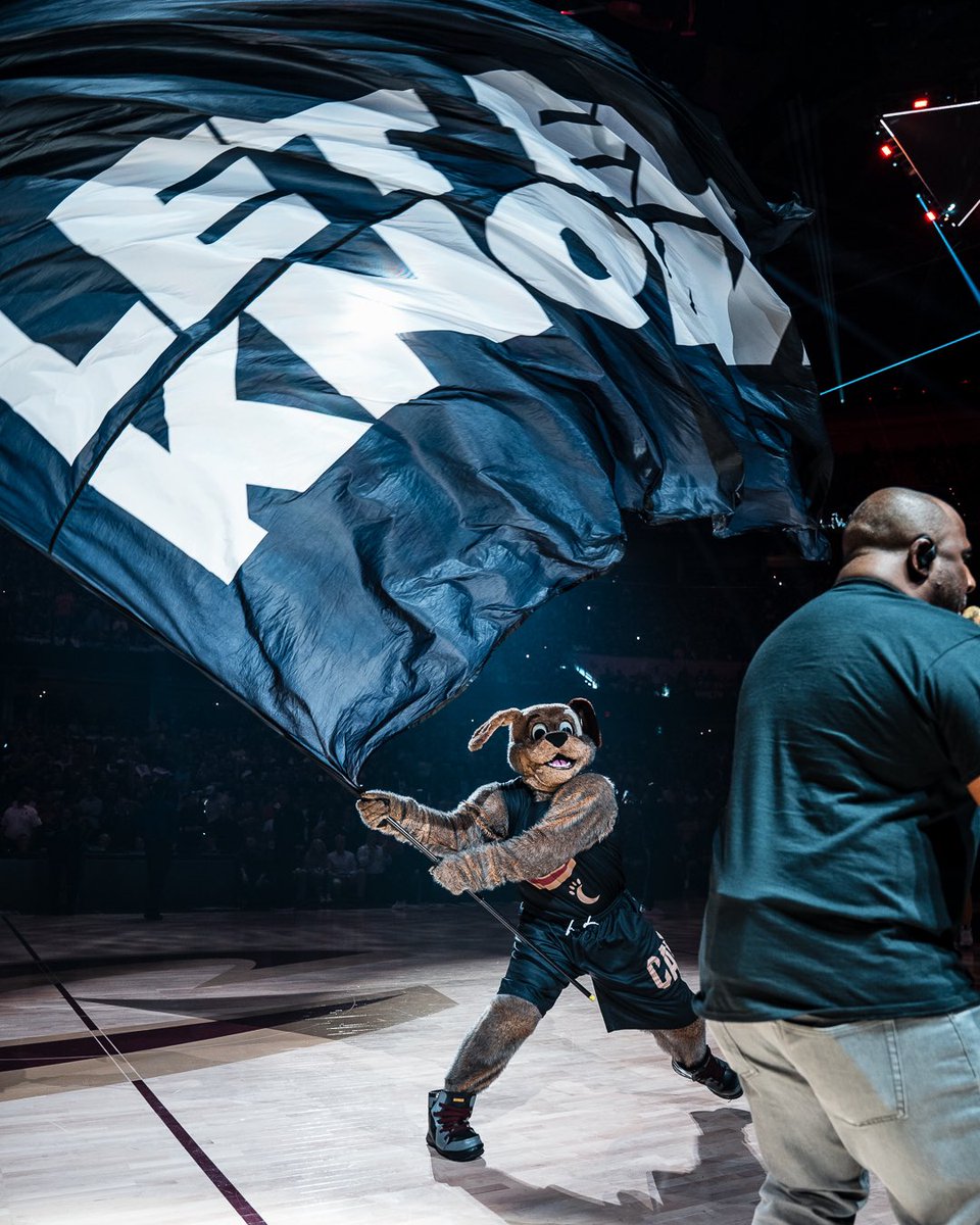CavsEntertain's tweet image. Thank you Cleveland❤️💛 #LetEmKnow