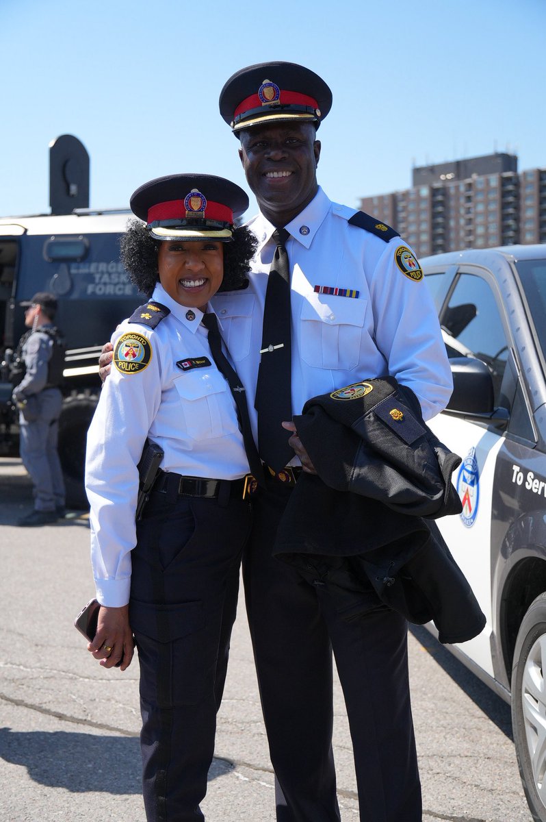 Kelly Skinner (@tpskellyskinner) on Twitter photo And thanks to <a href="/TPSDonovanLocke/">Donovan Locke</a> for your visionary leadership <a href="/TPS33Div/">33 Division</a> that provided the backdrop for <a href="/TorontoPolice/">Toronto Police</a> launch of #PoliceWeekON! Your ability to understand the importance of #partnership in community safety & wellbeing is why we’re here! Keep doing what you do! And thanks to <a href="/TPSDonovanLocke/">Donovan Locke</a> for your visionary leadership <a href="/TPS33Div/">33 Division</a> that provided the backdrop for <a href="/TorontoPolice/">Toronto Police</a> launch of #PoliceWeekON! Your ability to understand the importance of #partnership in community safety & wellbeing is why we’re here! Keep doing what you do!