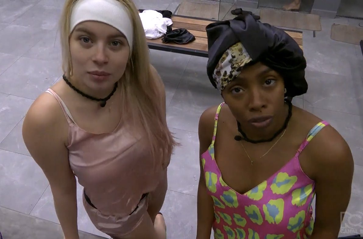 La Toxicosteña es vulgar, pero Altafulla también lo es y no veo a nadie ofendido con la vulgaridad de el, raro eso no? 
#LaCasaDeLosFamososCol