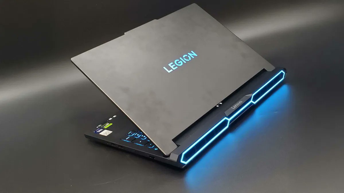 crysis_3624's tweet photo. 2024's design was good, maybe.  #RTX4090 This year it's gamer-centric.
Whats your thought.? 

#legion7
#Opinión #บางแสนไฟท์คลับ https://t.co/4NYYjgmYi7