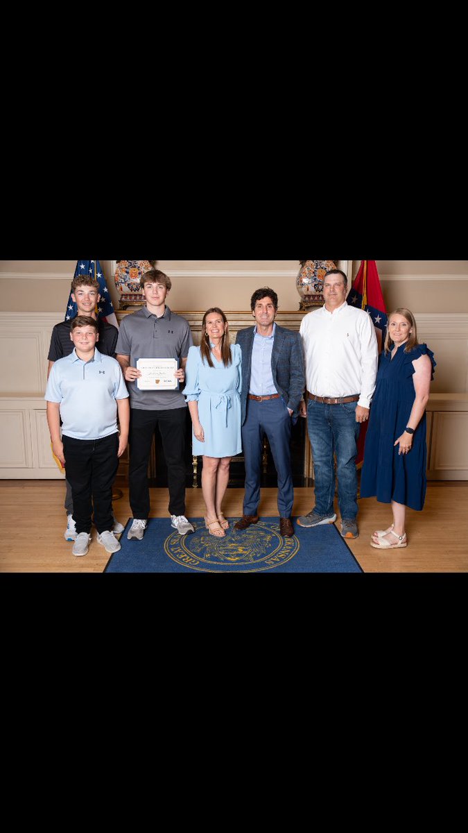 Congratulations to Jackson Justus on being named Senior Class Valedictorian. Jackson was All-State in basketball along with being the top student in his class.  He is the epitome of what a Elkins Elk basketball player strives to be.
#ELKPRIDE