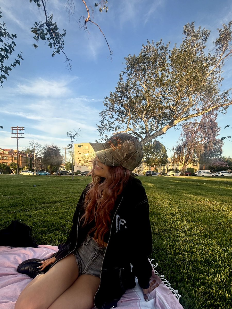 hope the person that stole my hiidef jacket from my car the other day enjoys my prized possession!!!