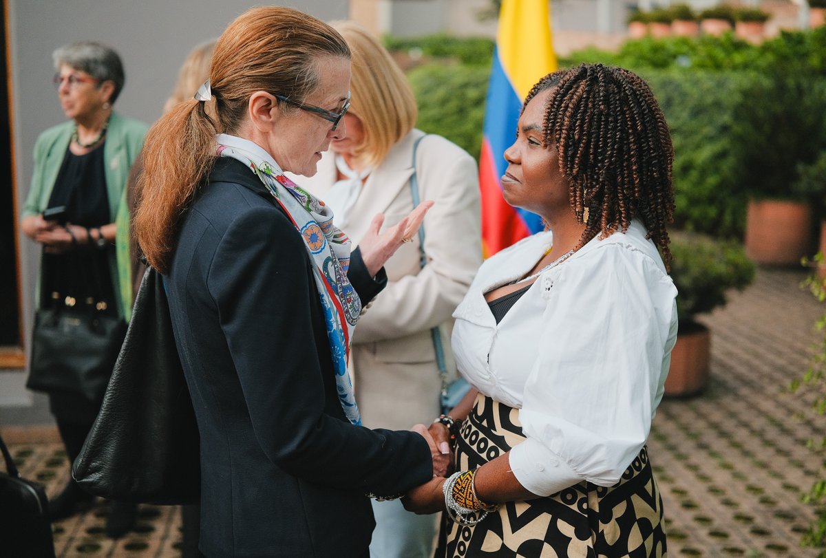 Durante este importante encuentro, tanto la <a href="/ViceColombia/">Vicepresidencia Colombia</a>, <a href="/ICBFColombia/">Bienestar Familiar | ICBF</a>, como las delegaciones europeas, coincidieron en que es necesaria la articulación de esfuerzos en clave de generar oportunidades y mayor oferta para los jóvenes en el territorio.