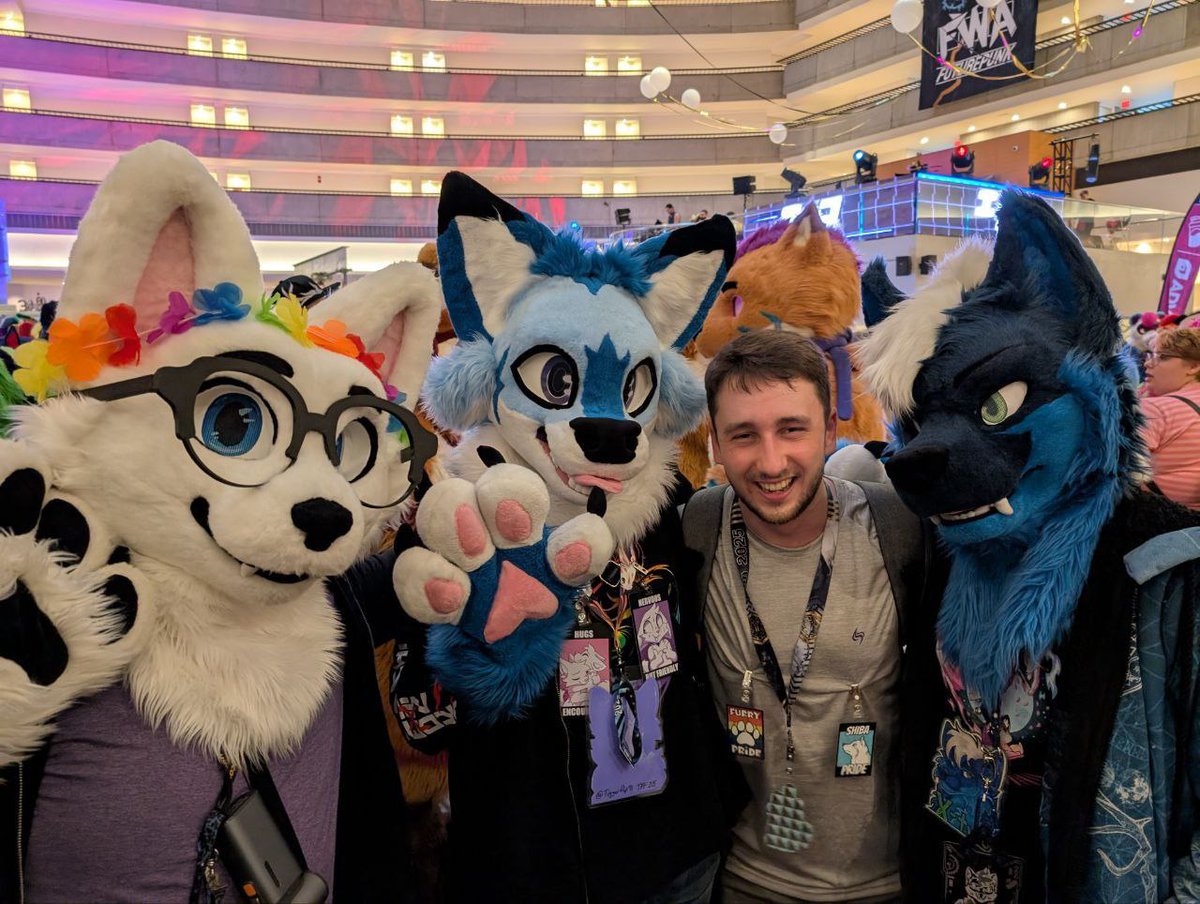 Fresco 🔜 FWA ❤️ (@frescogray) on Twitter photo Got to hangout out with these adorable cuties! <a href="/X2theCelestial/">X-two 🔜 MFF, NFC</a> , @/Synex! #FWA25 #furryfandom Got to hangout out with these adorable cuties! <a href="/X2theCelestial/">X-two 🔜 MFF, NFC</a> , @/Synex! #FWA25 #furryfandom