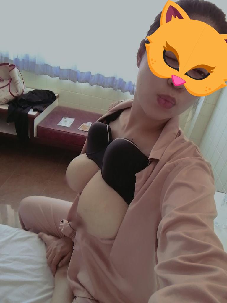 She168503's tweet photo. แมวเหมี่ยว🐈

🚦 𝗨𝗙𝗔𝟴𝟴𝟴 ครบวงจรที่สุดในเอเชีย 🚦
✅ สมัคร https://t.co/NcbPPDGfyo
🎁 สมัครใหม่ฝาก 100 รับ 300 ทันที 
⚽ฺ เทพบอลชุด ถูกหมด รับอีก 12,000
💸 เซียนบา ถูก/ผิด ติดกัน รับอีก 30,000
✅ 🅛🅘🅝🅔 | @𝗨𝗙𝗔𝟴𝟴𝟴𝗧 (มี@) https://t.co/TUPv6c2FAP