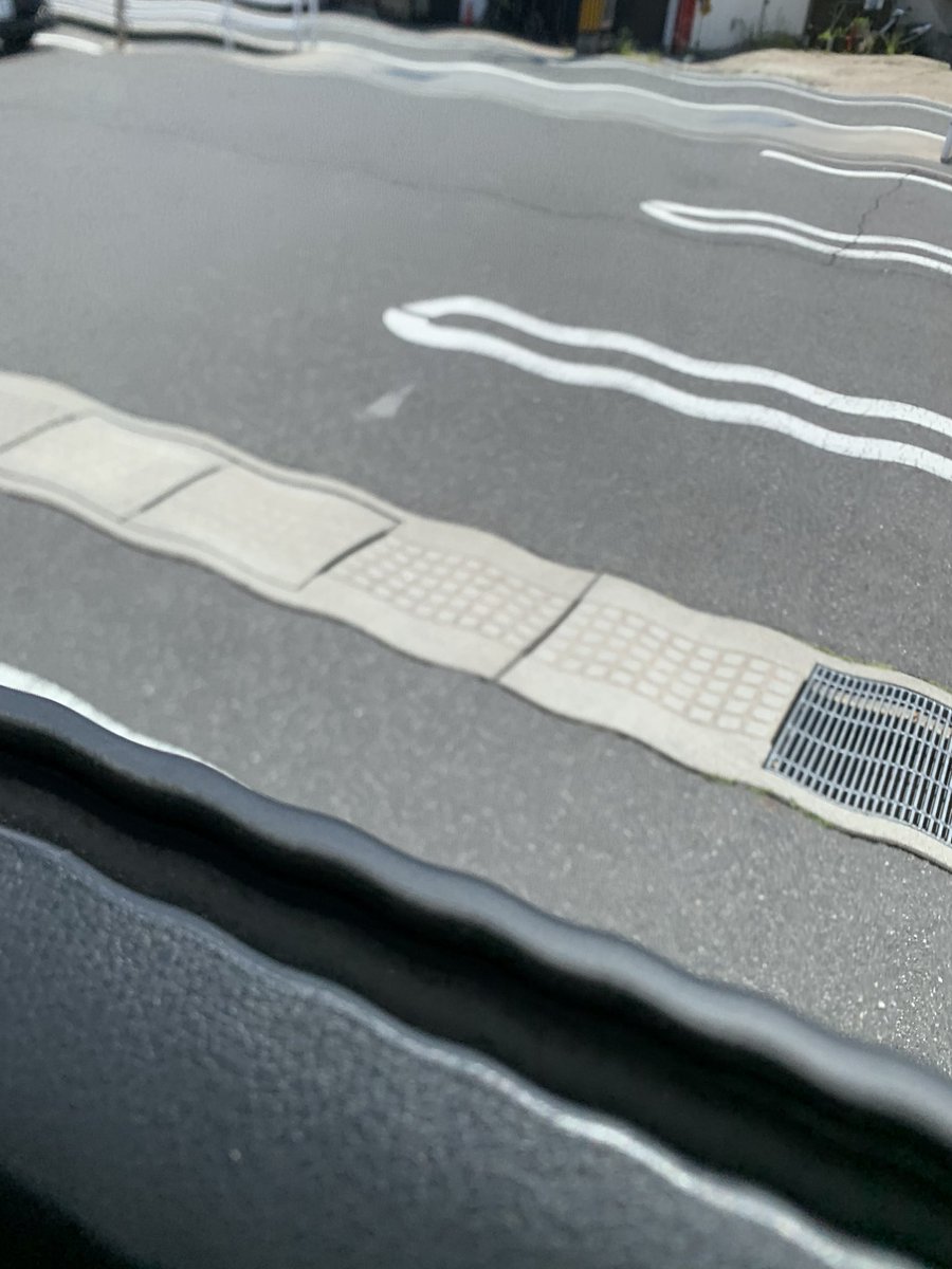 iPhone使ってる方📱
バイクに付けてたら こーなりませんか？

何かいい方法ありますか？
(　߹꒳​߹ )

携帯がもはや古いからかな🤔