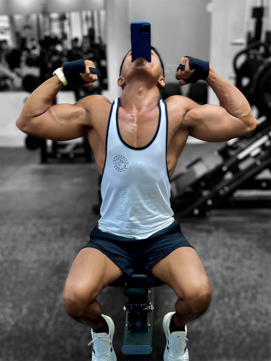thatnattylifter's tweet photo. Suns out, guns out. 💪🏽
#minimalistfitness #lazylifter https://t.co/uv3kAfbTub