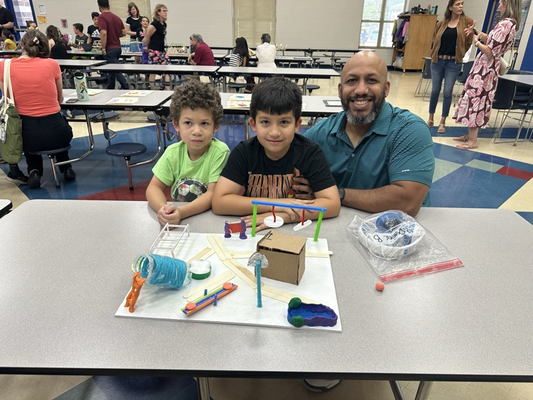 PaschalPatriots's tweet photo. During the GT Showcase, our students created bridges, GToopia, playgrounds and researched worms. It was inspirational. Our parents were beaming with pride and our students shined. #PaschalPatriotPride #WeAreSCUC #GTShowcase https://t.co/v8BFZDBudP