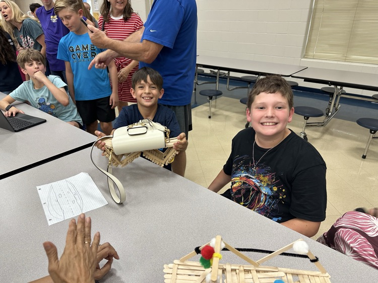 PaschalPatriots's tweet photo. During the GT Showcase, our students created bridges, GToopia, playgrounds and researched worms. It was inspirational. Our parents were beaming with pride and our students shined. #PaschalPatriotPride #WeAreSCUC #GTShowcase https://t.co/v8BFZDBudP