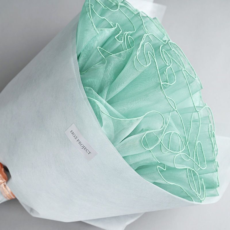 NOS_PROJECT's tweet image. 【coming soon】運命のパニエ　メロンソーダ　

高級オーガンジーを贅沢に重ねた、ふわり軽やかな特別仕様。  
しゅわしゅわと弾けるようなグリーンが、透明感のある光を纏います。  
クリームが溶けてしまう前に──  
心ほどける、初夏のパニエ。 
4月25日(金)18:00～START🍈🍹