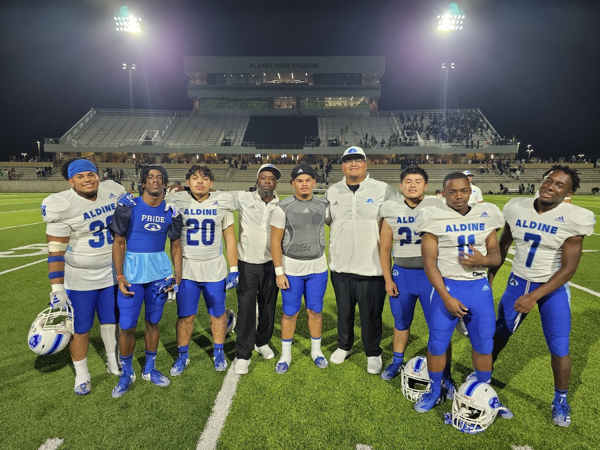 AndrewC55_'s tweet photo. Year 1 was definitely a huge learning experience! A lot of firsts and a lot of memories made. I can't wait for year 2 to begin.

#year1 #boyznblue #blueblood https://t.co/GLt0gTJgyE