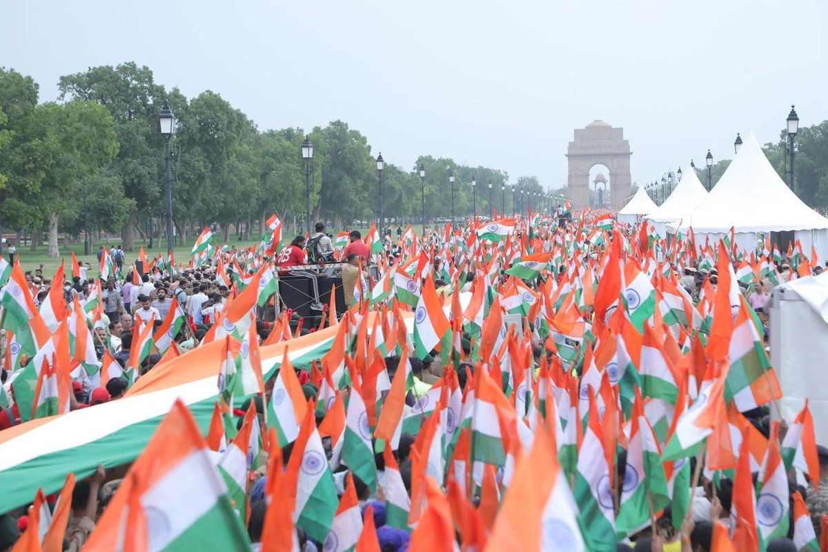 rajeshchowdhery's tweet image. ऑपरेशन सिंदूर में भारतीय सेना द्वारा प्रदर्शित अद्वितीय साहस और पराक्रम को नमन करते हुए, भाजपा कार्यकर्ताओं, सामाजिक संगठनों और पूर्व सैनिकों ने एकत्र होकर सेना को श्रद्धांजलि अर्पित की।
#TirangaYatra #OperationSindoor #VeeronKoNaman #JaiHind #BJP4Delhi #RashtraKeNaam