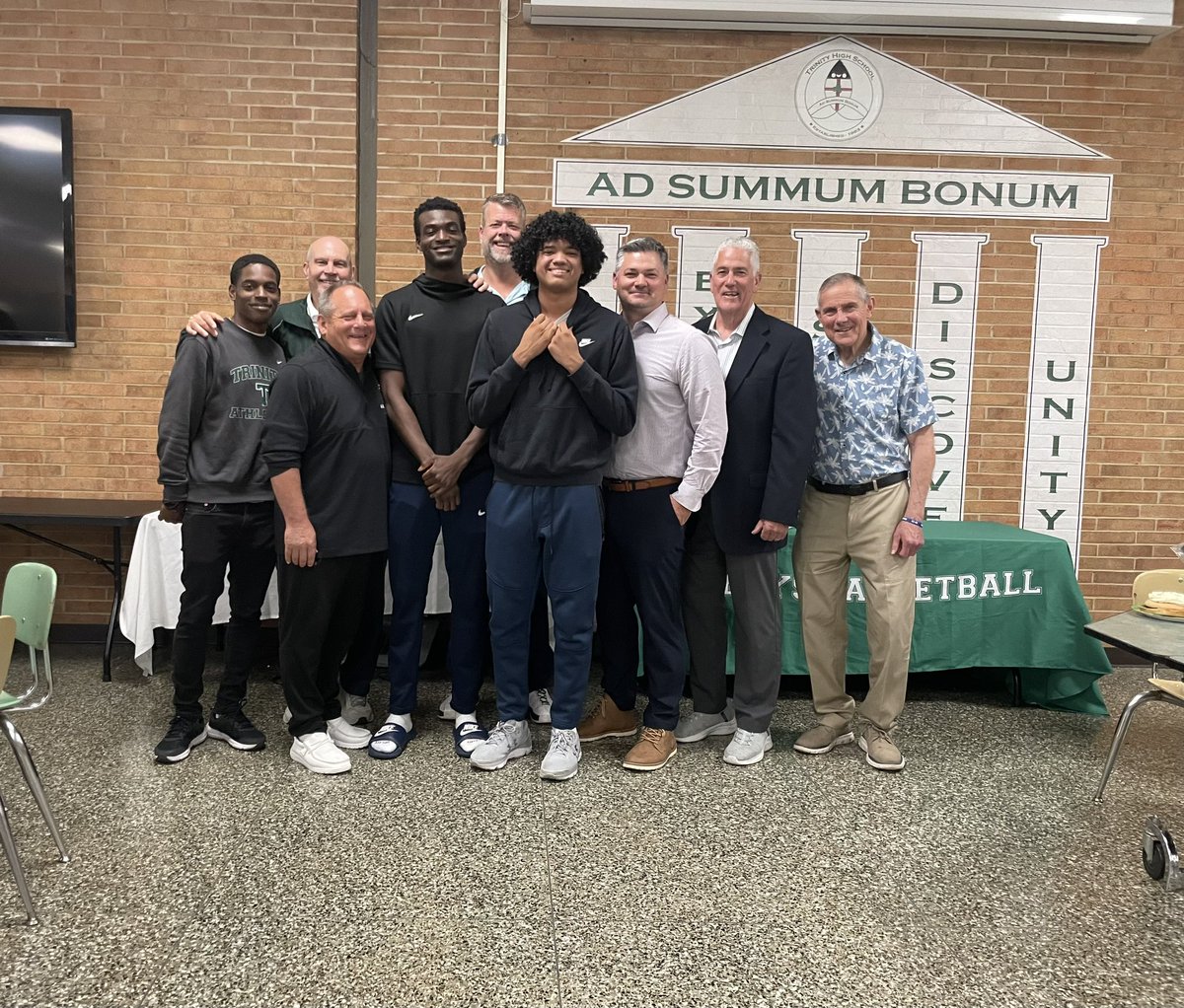 Incredibly grateful to be a SHAMROCK ☘️

<a href="/RocksBoysBball/">Trinity Boys Hoops</a> 
<a href="/IiiKostelac/">Larry Kostelac III</a>  <a href="/thsshamrocks/">Trinity High School Athletics</a>  <a href="/OldHeadHoops/">Mark Clarke</a>  <a href="/Ee_shaw7/">Eshaw Iddi</a> 

#WeAreShamrocks☘️