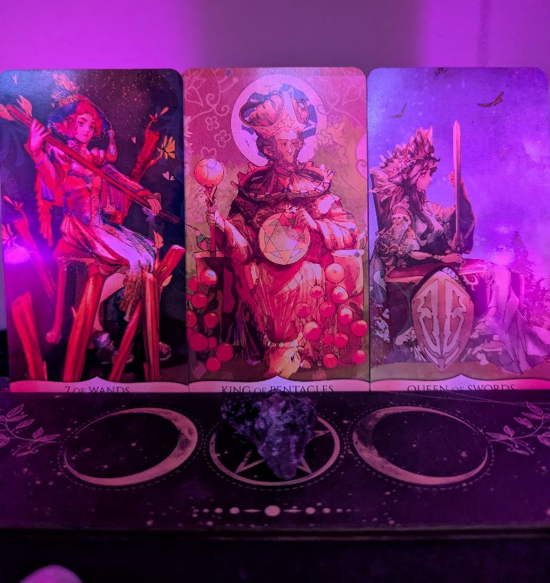 thewidowsasylum's tweet photo. 3 stand before me facing forward.
A battle still consumes unsure of what will be. While the King of Pentacles discusses daily affairs and is organized. The queen  of the blade sets the rules and boundaries.
#journal #occult #anime #3 https://t.co/dVbFSw1k3b