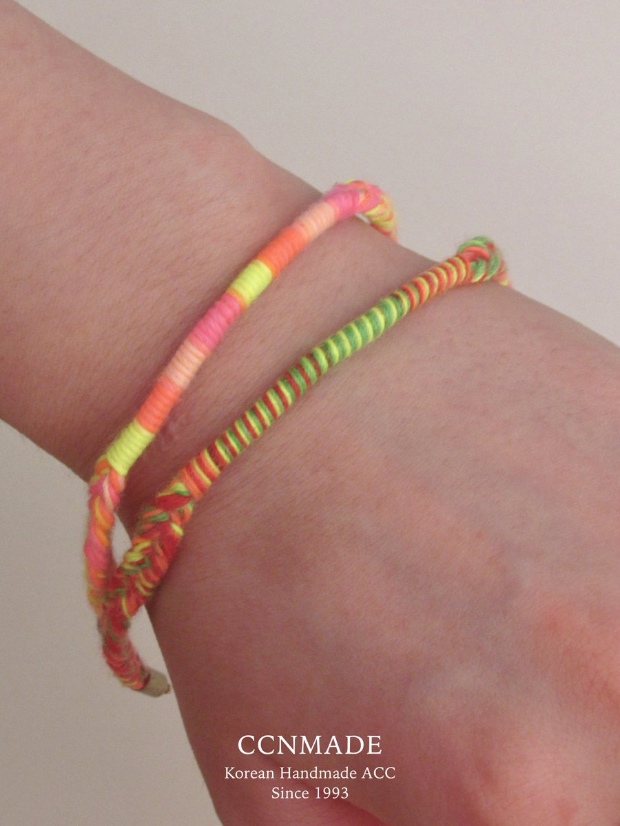 ccnmade's tweet image. NEW ARRIVAL
BBOKBBOKI BRACELET
최창남메이드의 독보적인 색감과 감성이 담긴 뽁뽁이 팔찌는 손목에 맞게 간편하게 착용할 수 있도록 특별 제작된 브라스 뽁뽁이 클로징을 사용했습니다.
ccnmade.co.kr
#최창남메이드 #ccnmade #실팔찌