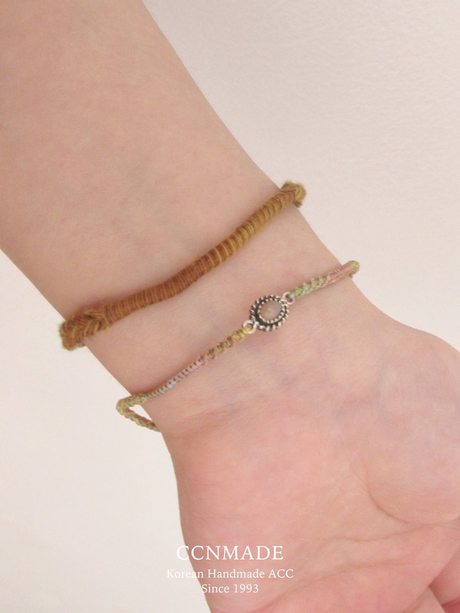 ccnmade's tweet image. NEW ARRIVAL
BBOKBBOKI BRACELET
최창남메이드의 독보적인 색감과 감성이 담긴 뽁뽁이 팔찌는 손목에 맞게 간편하게 착용할 수 있도록 특별 제작된 브라스 뽁뽁이 클로징을 사용했습니다.
ccnmade.co.kr
#최창남메이드 #ccnmade #실팔찌