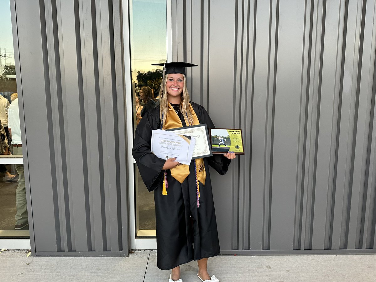Congratulations Beclynn Garrett Female Athlete of the year!  Also received the Coach Schibi scholarship, the Charitable Foundation scholarship and Mo A+ scholarship!! She received Summa Cum Laude and Honors diploma!! The class of 2025 received over 5 Million in scholarships!  🐾