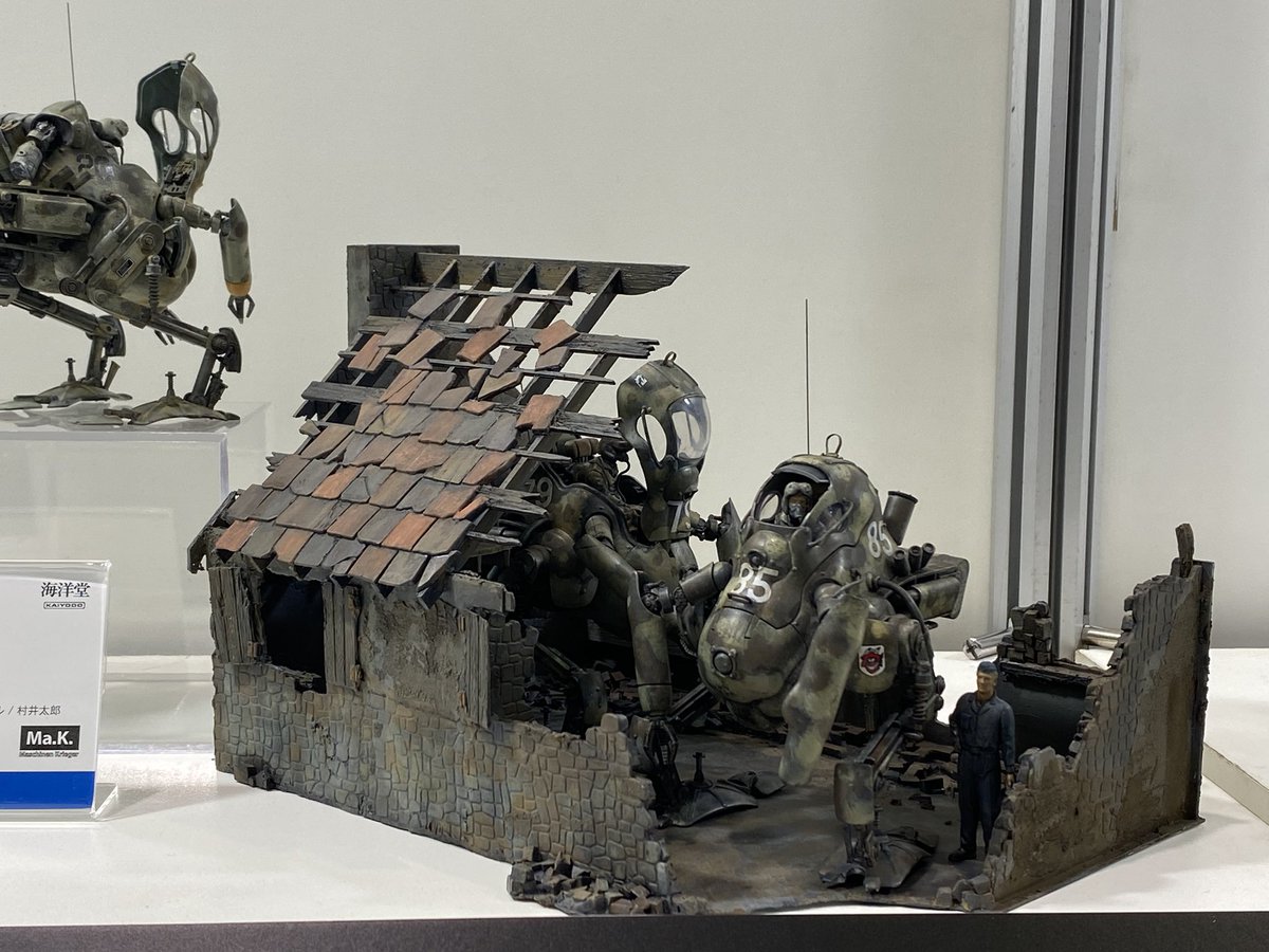 KATOOO_T's tweet image. 海洋堂のマシーネンコーナー、完成品の数がスゴい🤩