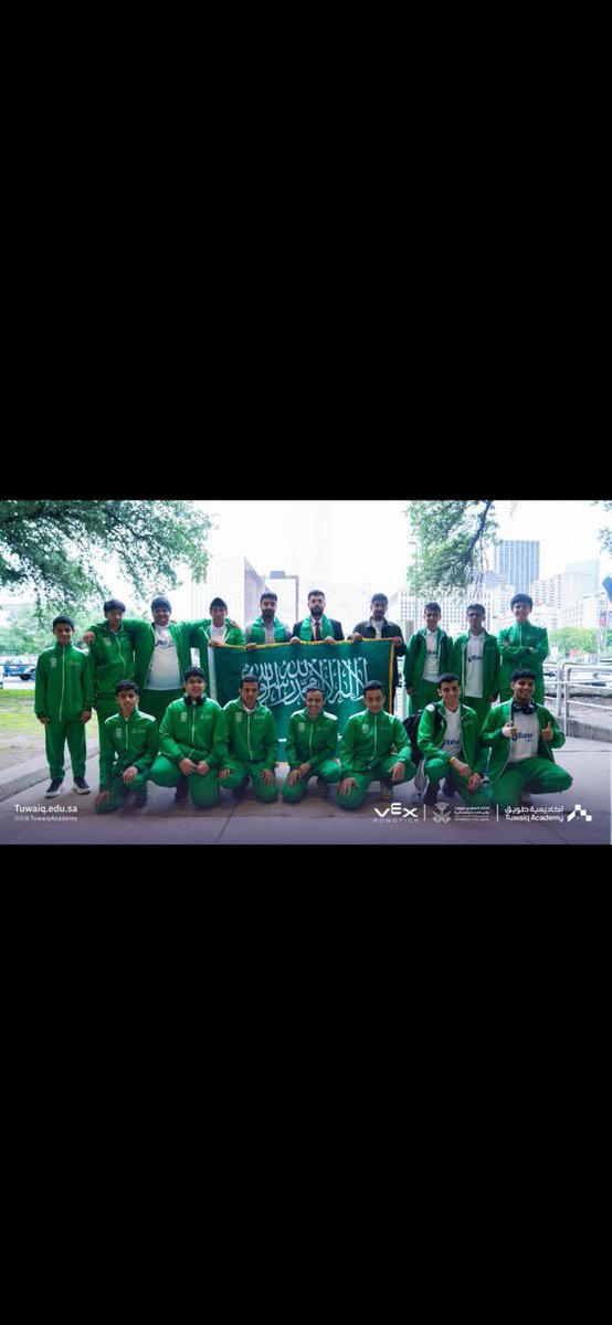 aamh1430's tweet photo. جانب من تمثيلنا للمنتخب السعودي للروبوت ل VEX World Champion في دلاس 🇸🇦🇺🇸🤖
@faisalxy241 
@Hasan1Alasmry 
@ammar1alasmry https://t.co/yAxfPfQhav