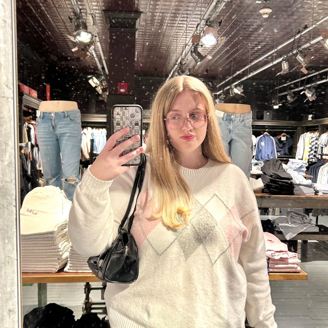 wishful_dae's tweet photo. if i was an idol what would my representative emoji be? 🙃 https://t.co/mAv0rxMvN1
