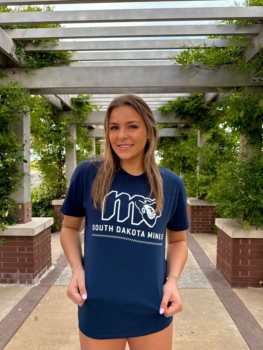 🚨Commit Alert🚨 we are so proud of our junior right side, Josie Hoff, for committing to play college volleyball at South Dakota School of Mines and Technology!🤍💙