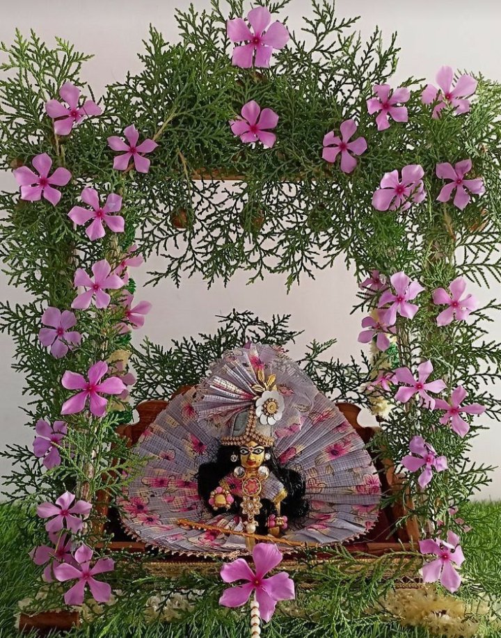 11:11
ॐ क्लीं कृष्णाय नमः 
अद्भुत शक्ति से लैस,इस दिव्य मंत्र का जप कर मनोवांछित फल प्राप्त करें ।