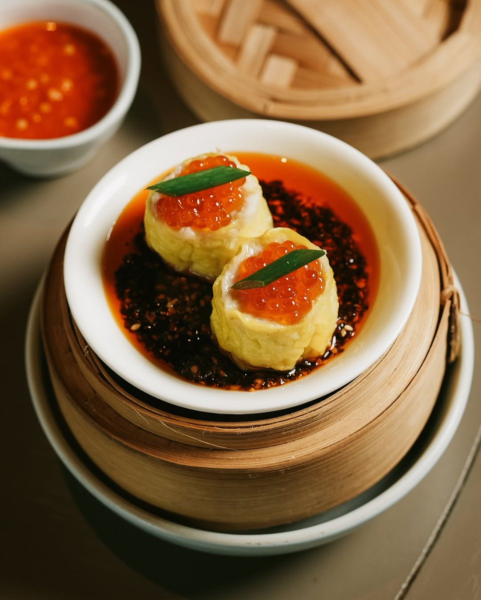 Refined yet rooted in tradition. The Siomay Kukus at 𝗜𝗸𝗮𝗻 𝗥𝗲𝘀𝘁𝗮𝘂𝗿𝗮𝗻𝘁 elevates a local classic—delicate mackerel dumplings, finished with chili oil and roe. 

A bold and beautiful start to your culinary experience.
➡️ bit.ly/IkanRestaurant…
📱 WA +62 811-3885-739