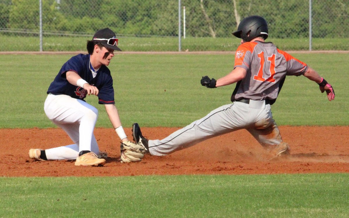 semoball.com (@semoball) on Twitter photo .<a href="/ndcapebulldogs/">ND Athletics</a> avenged a conference tournament loss and took down Cape Central 7-6 on Tuesday night.
Before the game, the two teams honored area legend Jess Bolen, long-time coach of the Cape Capahas, after his passing in January.
📝: semoball.com/high-school-sp… .<a href="/ndcapebulldogs/">ND Athletics</a> avenged a conference tournament loss and took down Cape Central 7-6 on Tuesday night.
Before the game, the two teams honored area legend Jess Bolen, long-time coach of the Cape Capahas, after his passing in January.
📝: semoball.com/high-school-sp…