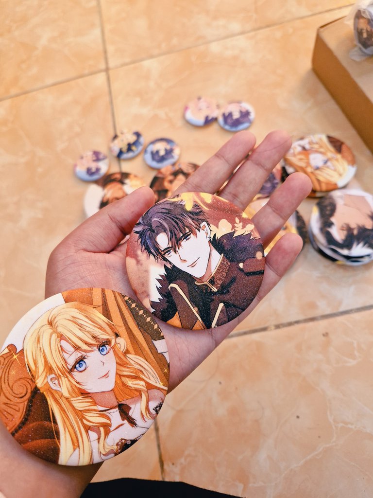 Merch update!

My space in cfxx definitely would be #wriovia's heaven lol 😋😋