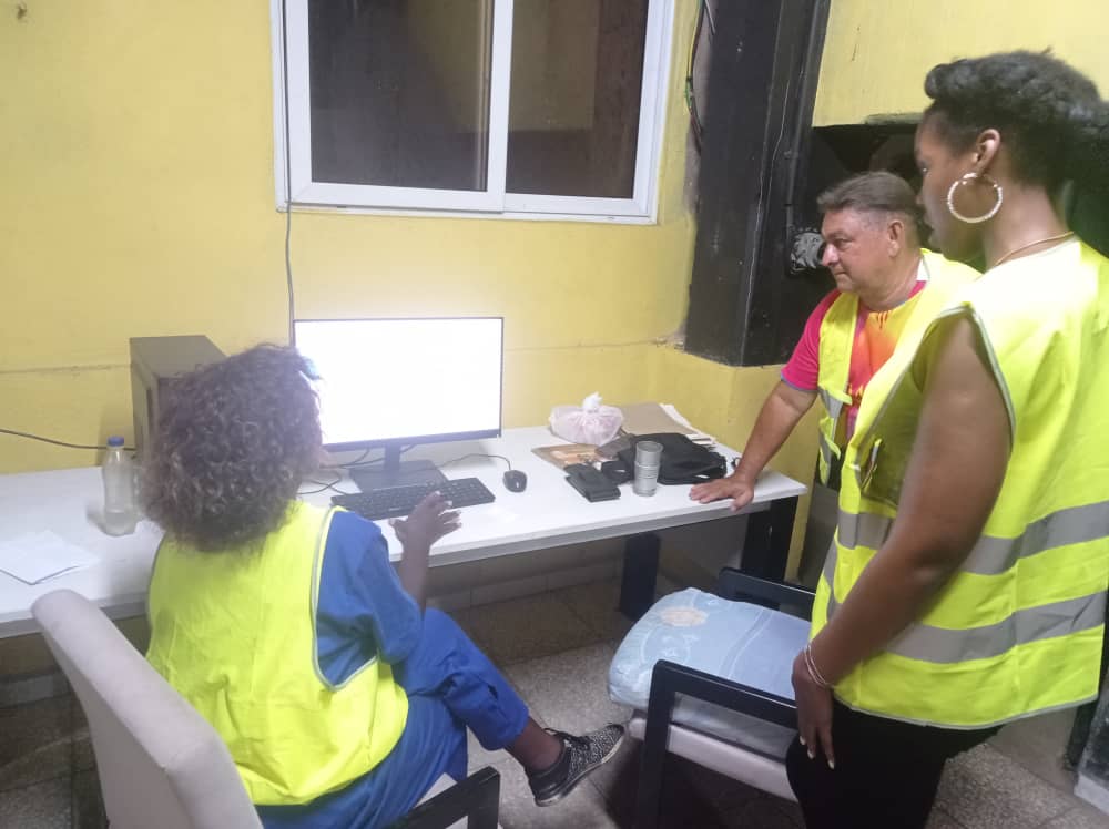 AilynRu80819364's tweet photo. La UEB Destilería ha iniciado el proceso de destilación de alcohol etílico flema, un paso crucial para garantizar la calidad y la producción de nuestros rones venideros. ¡Vamos por más!

#UnidosXCubaRon  #ElProductorOriginal 
#UEBDestilería #RonLigeroCubamo #Calidad #Tradición https://t.co/wjCedm6wW6