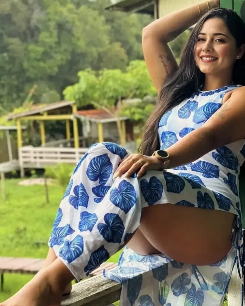 Gq4c9w-aAAAN3ln?format=jpg&name=large