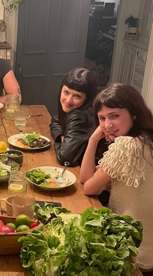 zard0ya's tweet photo. maría and clairo together omfg i’m UP! https://t.co/GKxvBx6eTh