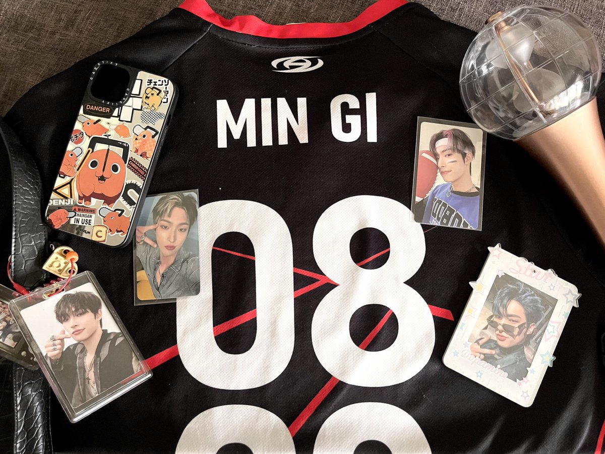 precioushongi's tweet image. cinema day ! 🤍