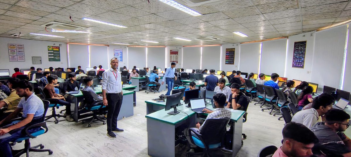 shardauniagra's tweet image. ๐ Sharda University Agra celebrated #NationalTechnologyDay with a high-energy Hackathon (Codathon) on @HackerRank! ๐ป
100+ B.Tech/BCA/MCA students battled through coding challenges under ASET & IIC guidance. Future tech leaders in action! ๐ฎ๐ณ
#Hackathon2025 #CodeForIndia