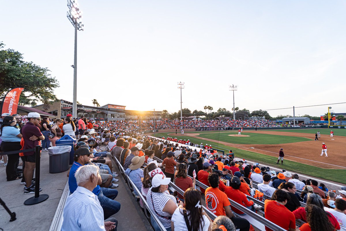 UTRGV Baseball tweet media