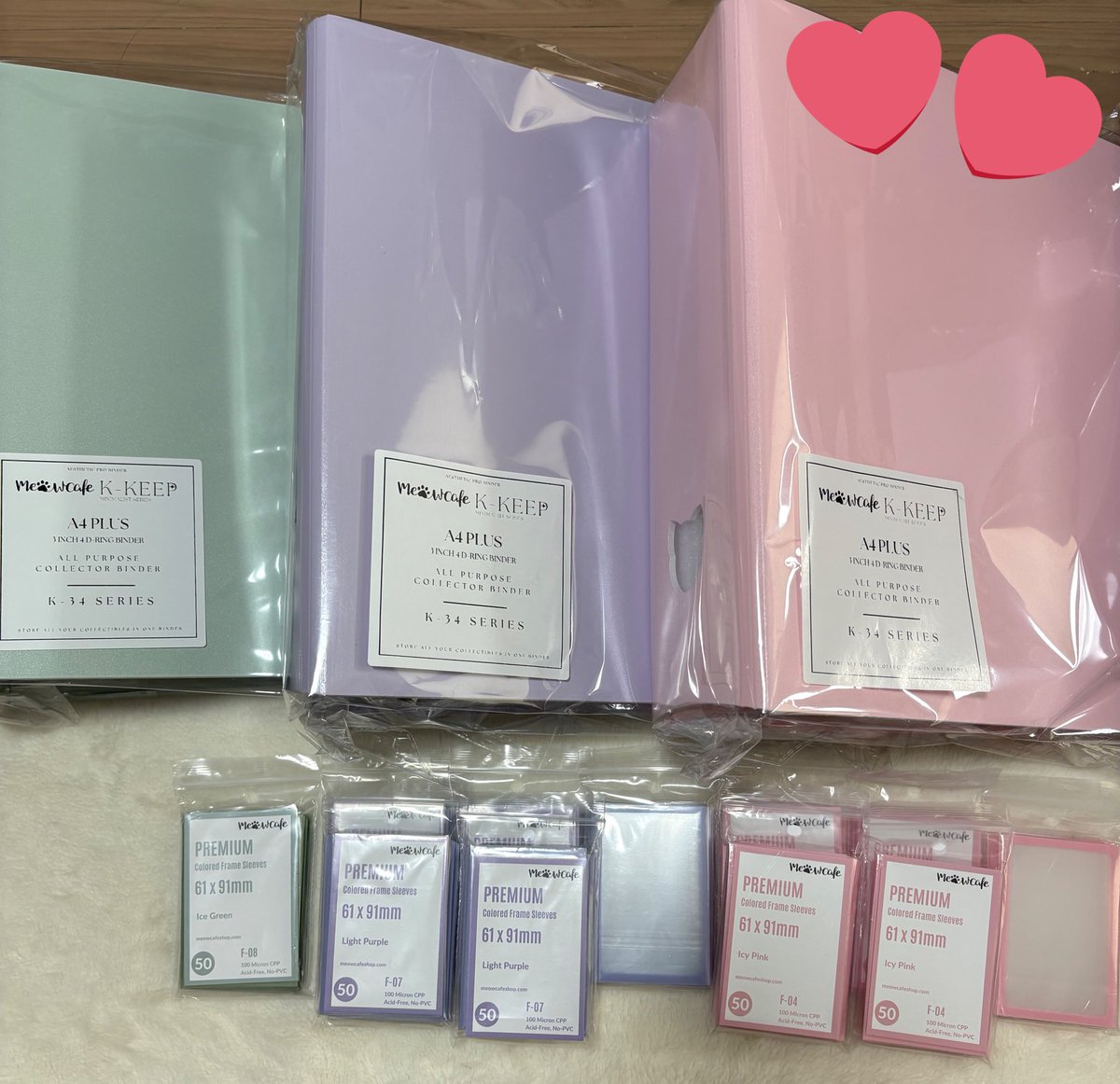 MISAMOカラーのずっと欲しかったバインダーとスリーブ届いたー🥹🥹
バインダーはサモカラーは3冊ずつ購入してしまいました🤣
スリーブも裏面は透明だから隠れないし理想のものが買えました🥰