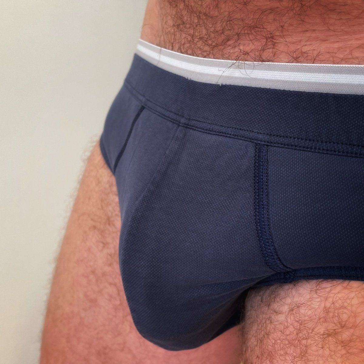 hosenunter's tweet photo. RT if you want to unpack… 😈

#buttonfly #bulge #cock #teambriefs https://t.co/RaSGSYkVlh