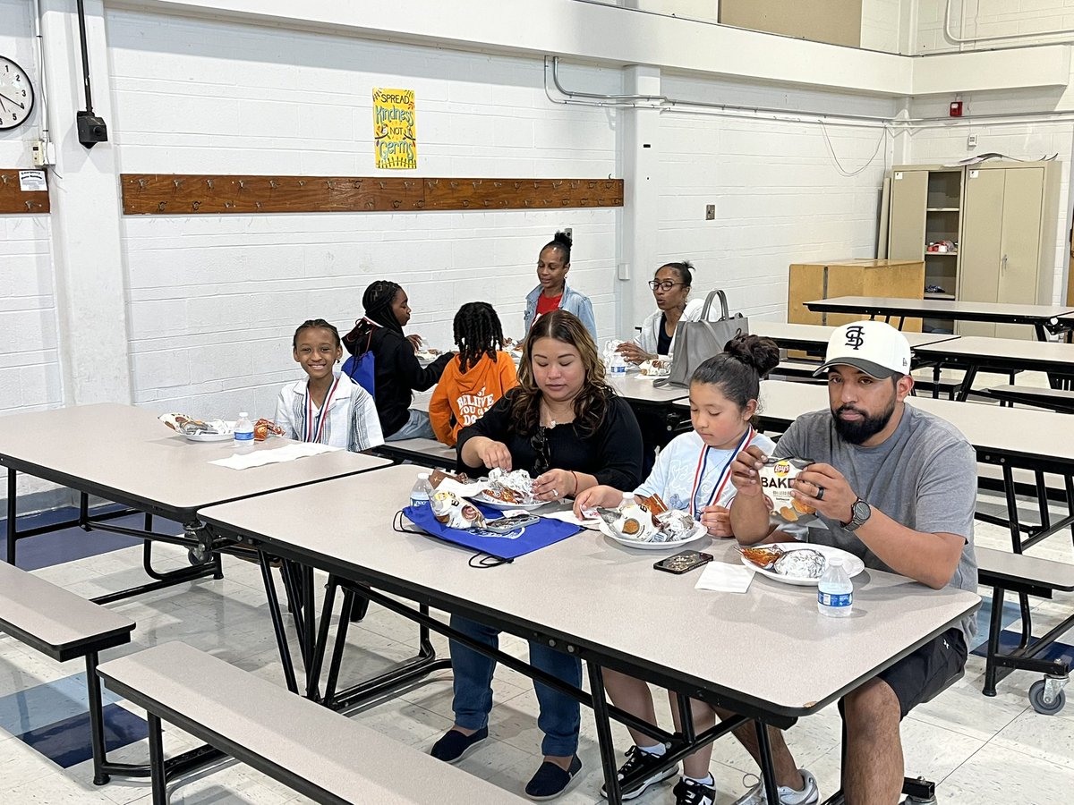 Huge shoutout to our Armstrong Elementary students who made the Honor Roll!
Your hard work, dedication, and commitment to excellence are truly inspiring!
We are SO proud of you!

Keep shining bright — you’re showing everyone what it means to be #TheStrong