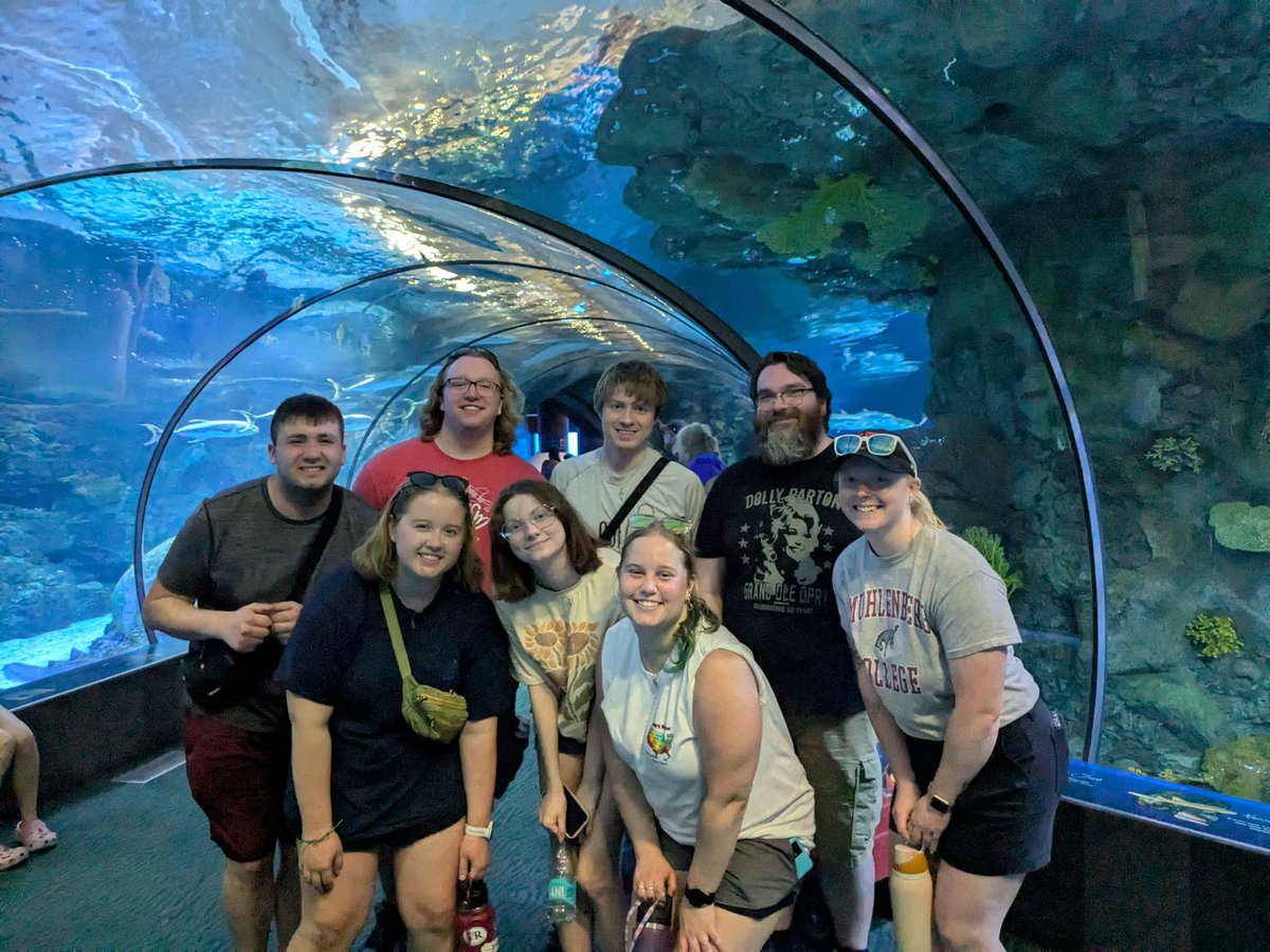 ValpoWeather's tweet image. MET385 Day 2 | Omaha, NE —> Columbus, NE
We spent today visiting the Omaha Zoo and hiking near the Platte River. We then moved west and stayed the night in Columbus, positioning ourselves in a good spot for our first official chase of the trip tomorrow.